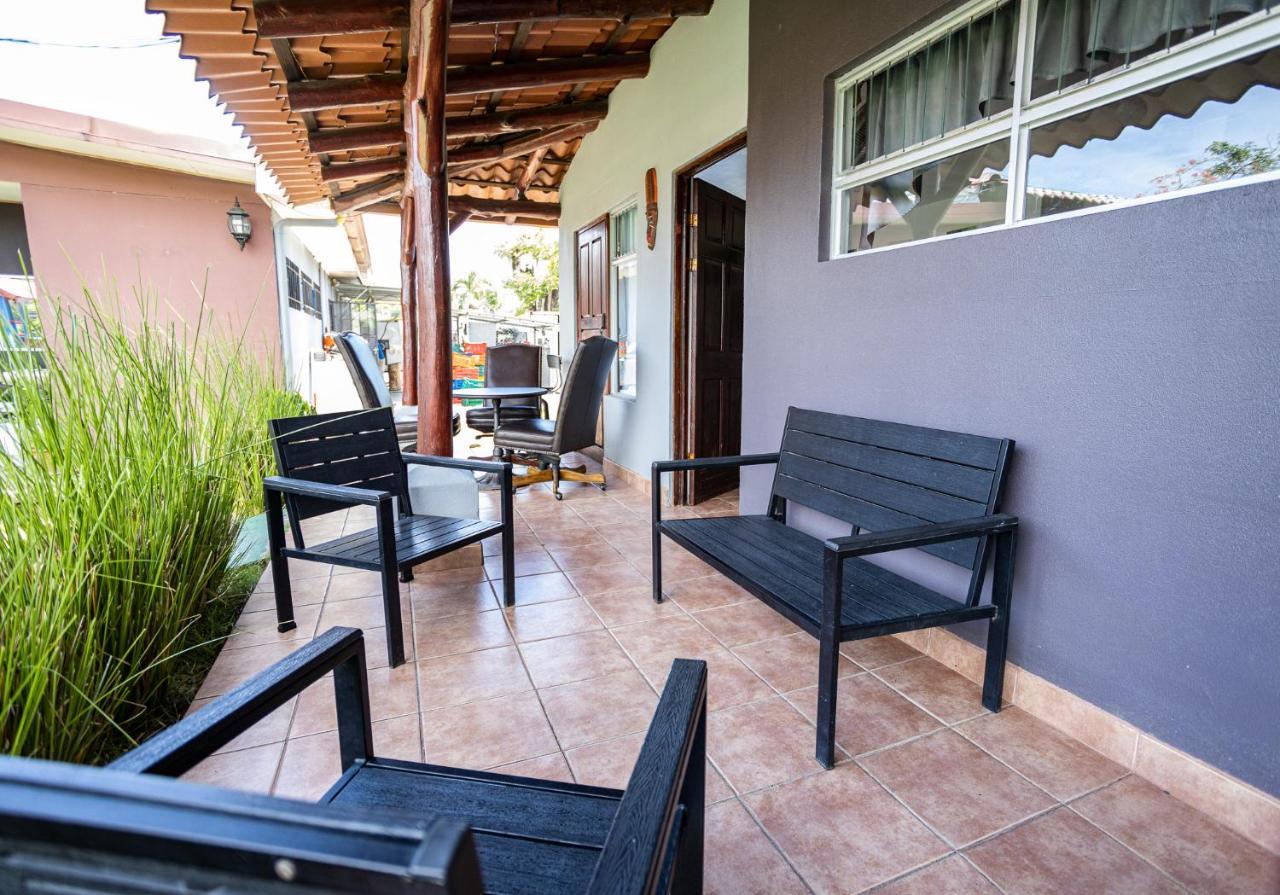 Hotel El Rancho Quepos Exterior photo